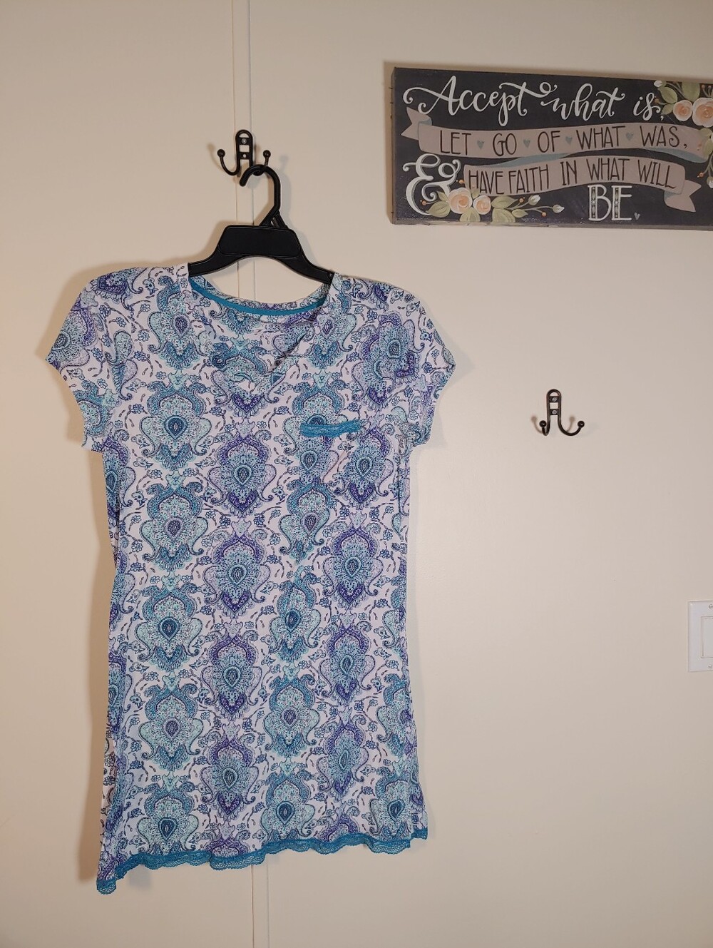 Like New Simply Styled Blue/white Medium Short Sleeve Nightgown